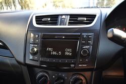 2013 Suzuki Swift GA FZ Snow White Pearl