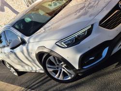 2018 Holden
Calais