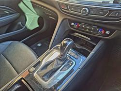 2018 Holden
Calais