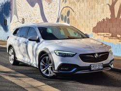 2018 Holden
Calais
