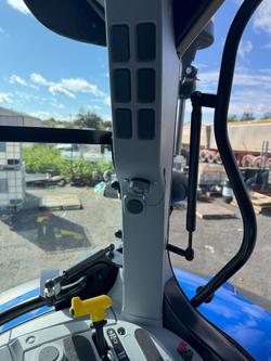 0 New Holland T6050 Pluscab Tractor W Fel