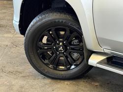 2022 Mitsubishi
Triton GLX-R