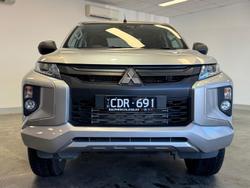 2022 Mitsubishi
Triton GLX-R