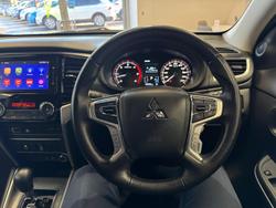 2022 Mitsubishi
Triton GLX-R