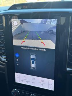 2023 Ford
                Everest Ambiente