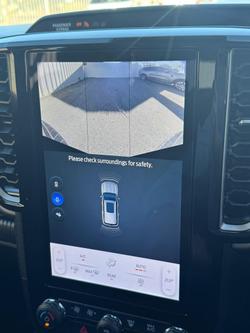 2023 Ford
                Everest Ambiente