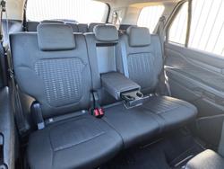 2023 Ford
                Everest Ambiente