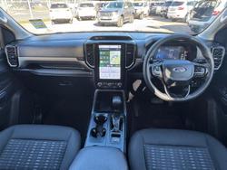 2023 Ford
                Everest Ambiente