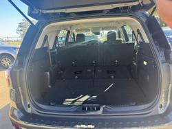 2023 Ford
                Everest Ambiente