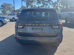 2023 Ford
                Everest Ambiente