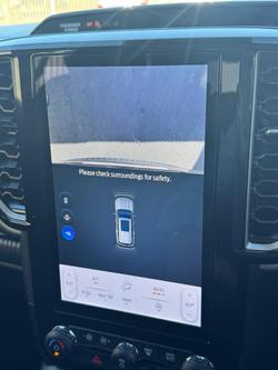 2023 Ford
                Everest Ambiente