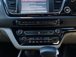 2016 Kia
Carnival SLi