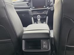 2025 Isuzu
MU-X LS-T