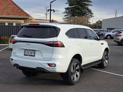 2025 Isuzu
MU-X LS-T