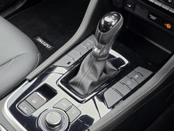2025 Isuzu
MU-X LS-T