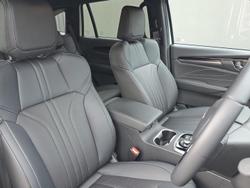 2025 Isuzu
MU-X LS-T