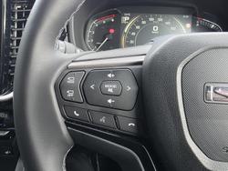 2025 Isuzu
MU-X LS-T
