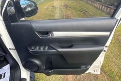 2018 Toyota
Hilux SR5