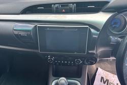 2018 Toyota
Hilux SR5