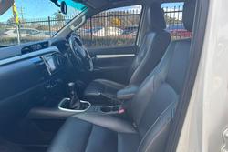 2018 Toyota
Hilux SR5