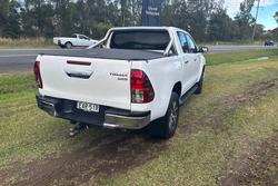 2018 Toyota
Hilux SR5