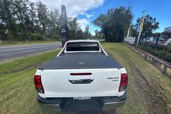 2018 Toyota
Hilux SR5