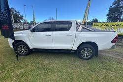 2018 Toyota
Hilux SR5
