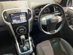2017 Isuzu
                MU-X LS-U