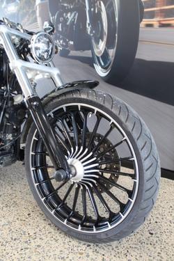 2017 Harley-davidson FXSB SOFTAIL BREAKOUT BLACK