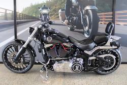 2017 Harley-davidson FXSB SOFTAIL BREAKOUT BLACK