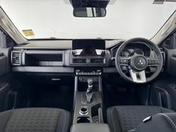 2024 Mitsubishi
Triton GLX-R