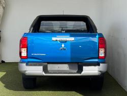 2024 Mitsubishi
Triton GLX-R