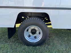 2013 Isuzu Nps 300 White