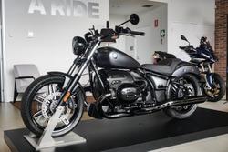 BMW R 18 Blacked OUT