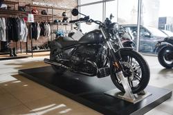 2025 BMW R 18 Blacked Out