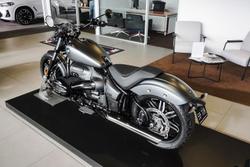 2025 BMW R 18 Blacked Out