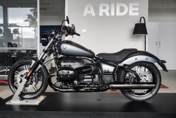 2025 BMW R 18 Blacked Out