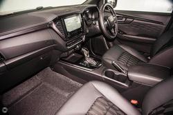 2024 Isuzu
                D-MAX BLADE