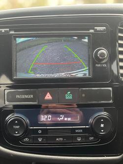 2015 Mitsubishi
                Outlander LS