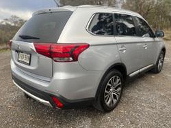 2015 Mitsubishi
                Outlander LS