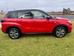 2024 Suzuki
Vitara