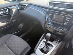2015 Nissan
                QASHQAI TS