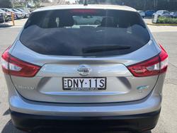 2015 Nissan
                QASHQAI TS