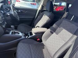 2015 Nissan
                QASHQAI TS