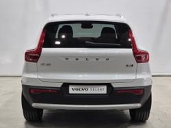 2022 Volvo
XC40 Ultimate B4 Bright