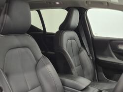 2022 Volvo
XC40 Ultimate B4 Bright