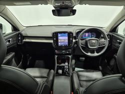 2022 Volvo
XC40 Ultimate B4 Bright