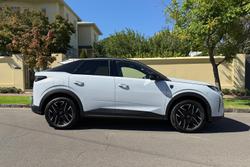 2025 Peugeot
3008 GT Premium Hybrid