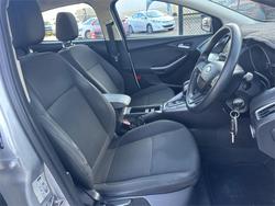 2017 FORD
FOCUS TREND