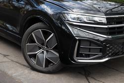 2024 Volkswagen Touareg 210TDI R-Line